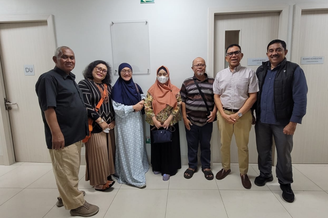 Keteguhan Mulyani dan Doa di Ruang ICU MRCCC Siloam